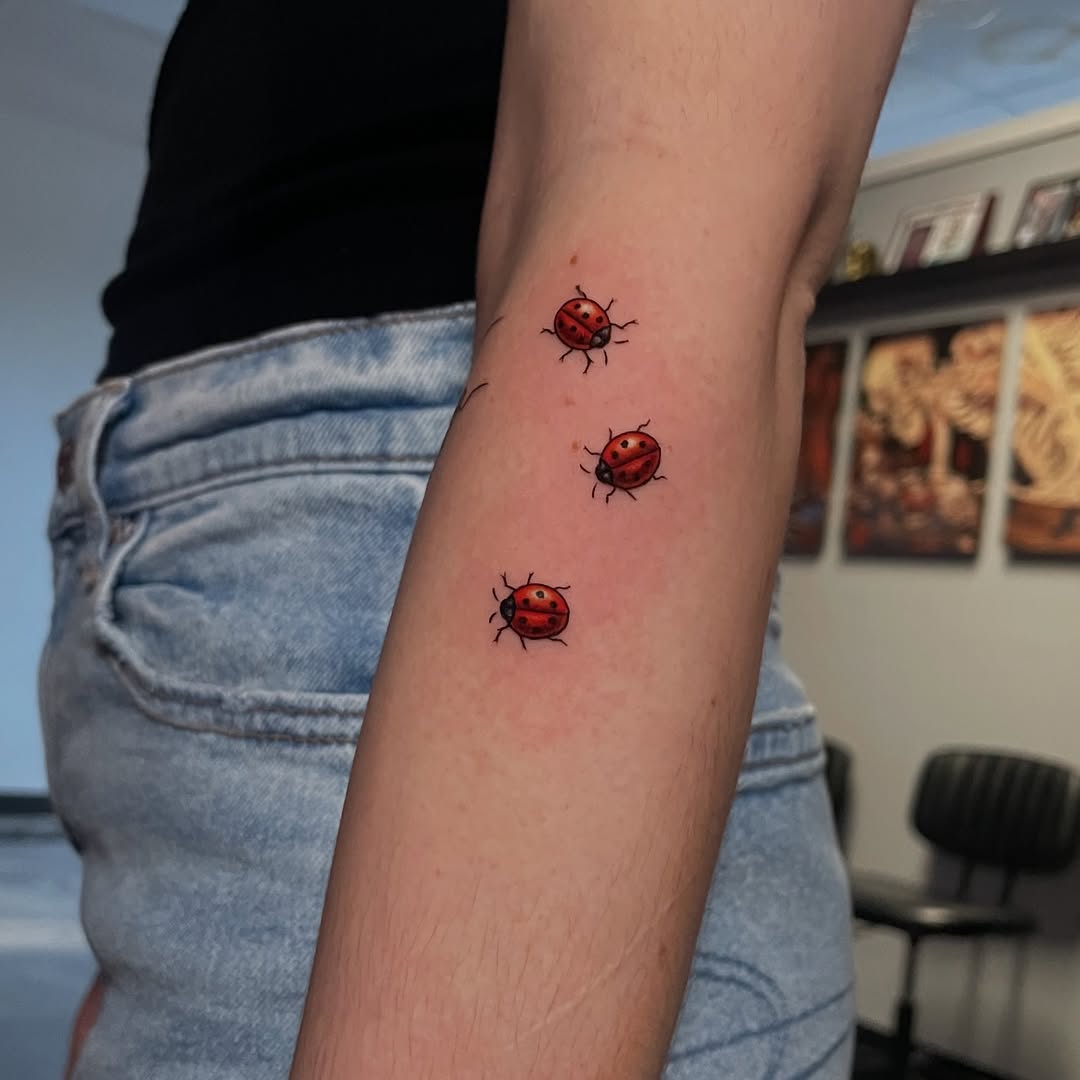 Tattoo by @chromaticsauce — realism, fine_line