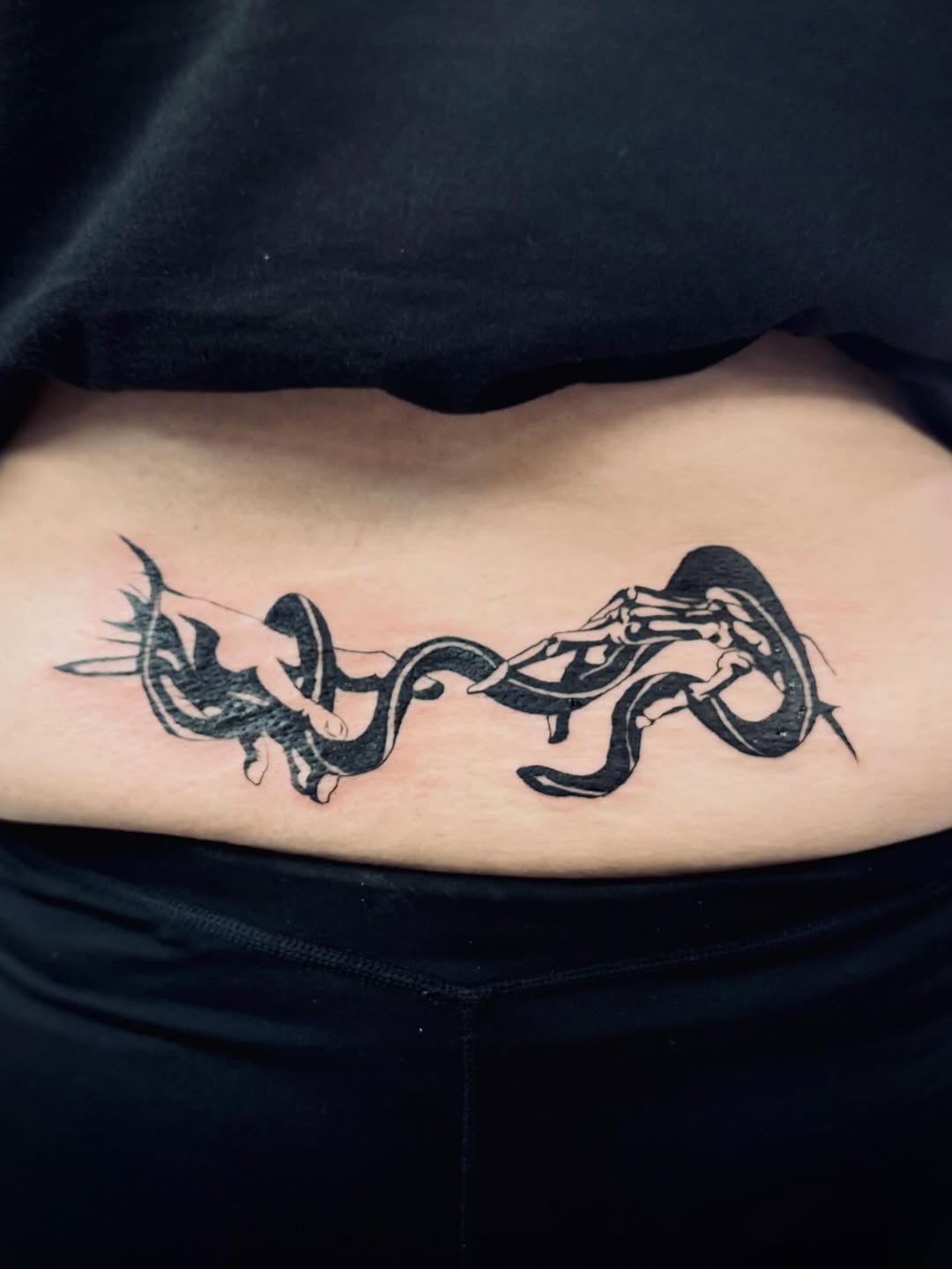 Tattoo by @dfwtattooqueen โ blackwork
