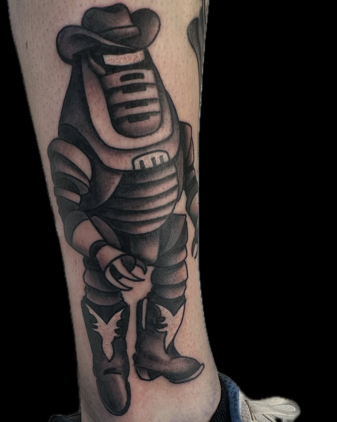 Tattoo by @kylesimmonstattoo — black_and_grey, new_school