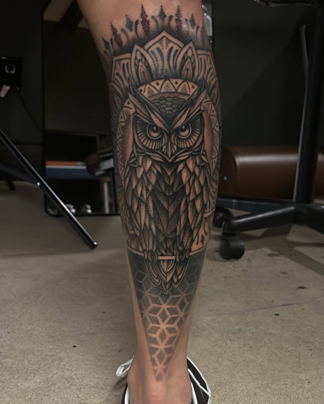 Tattoo by @kee.tattoos — black_and_grey, geometric