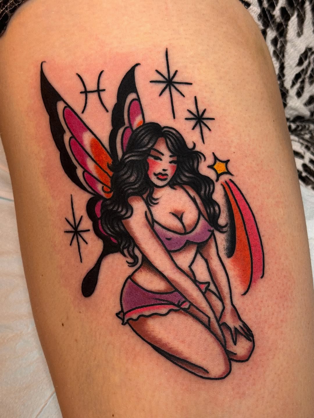 Tattoo by @lindseebeetattoo โ neo_traditional
