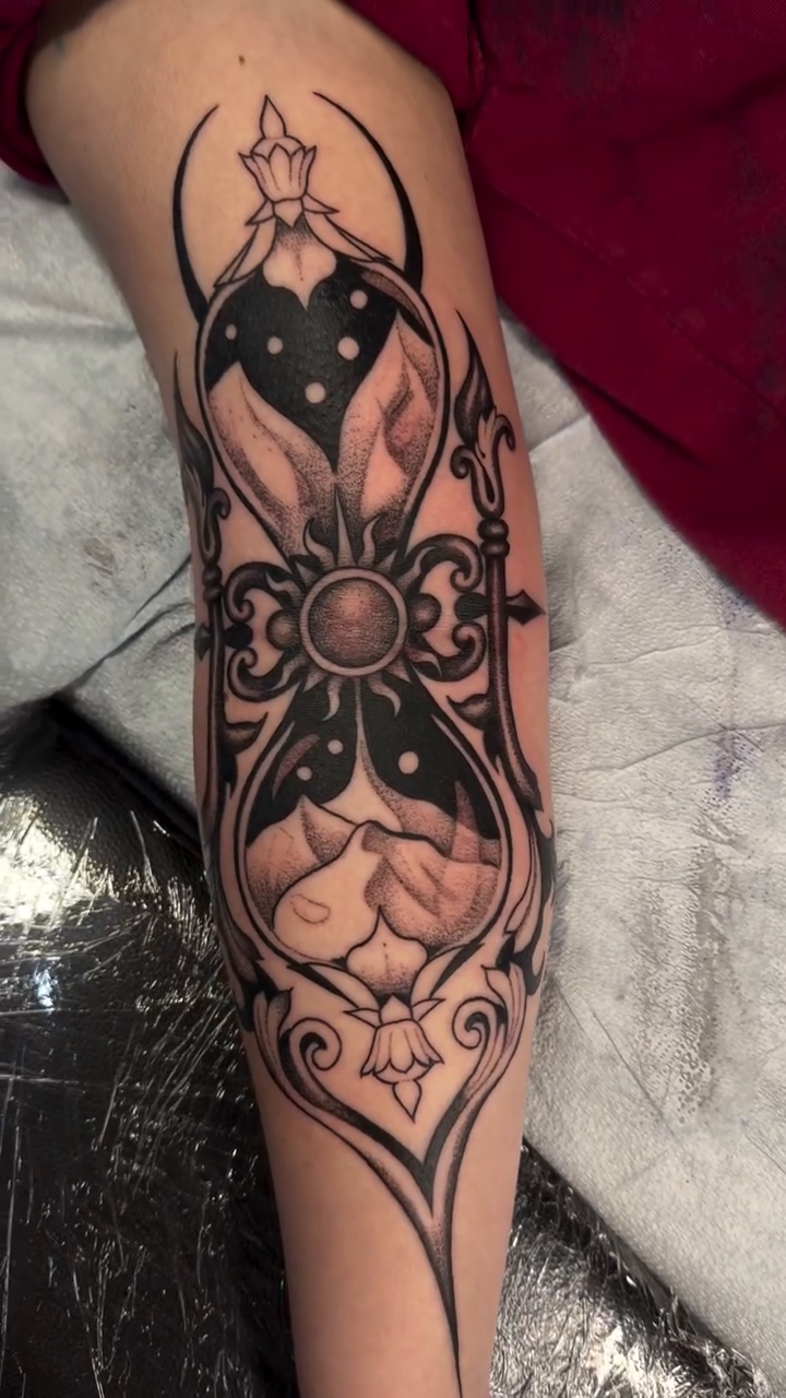 Tattoo by @roobusmoonwitch — black_and_grey, ornamental