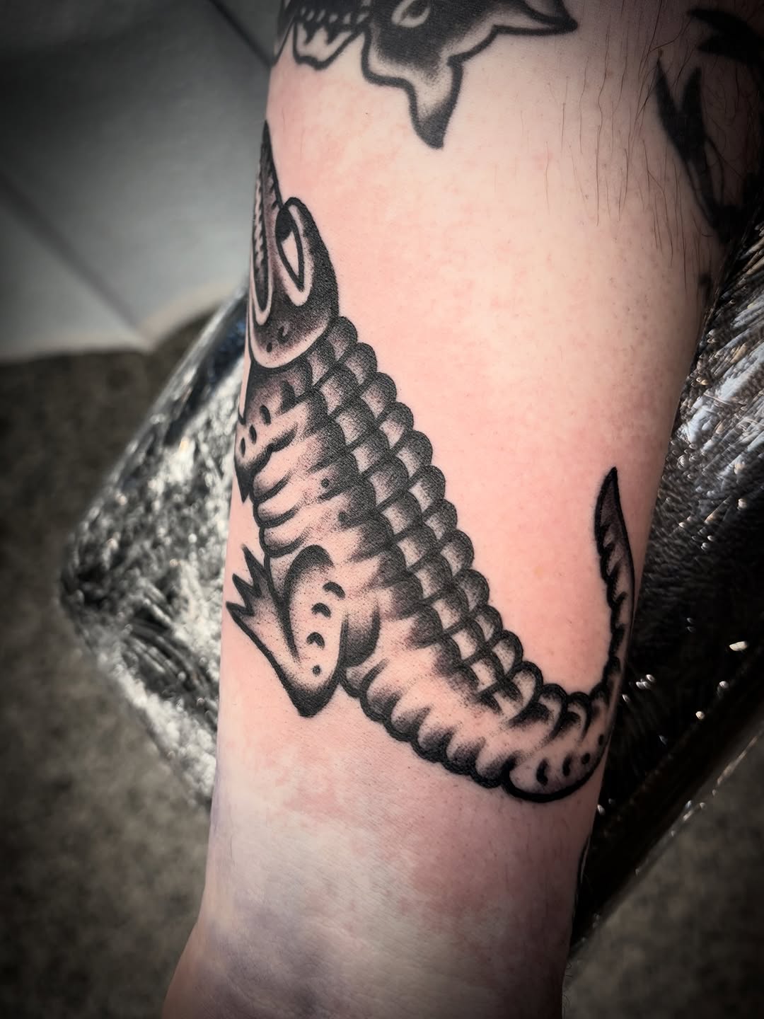 Tattoo by @deyatattoo — american_traditional, illustrative