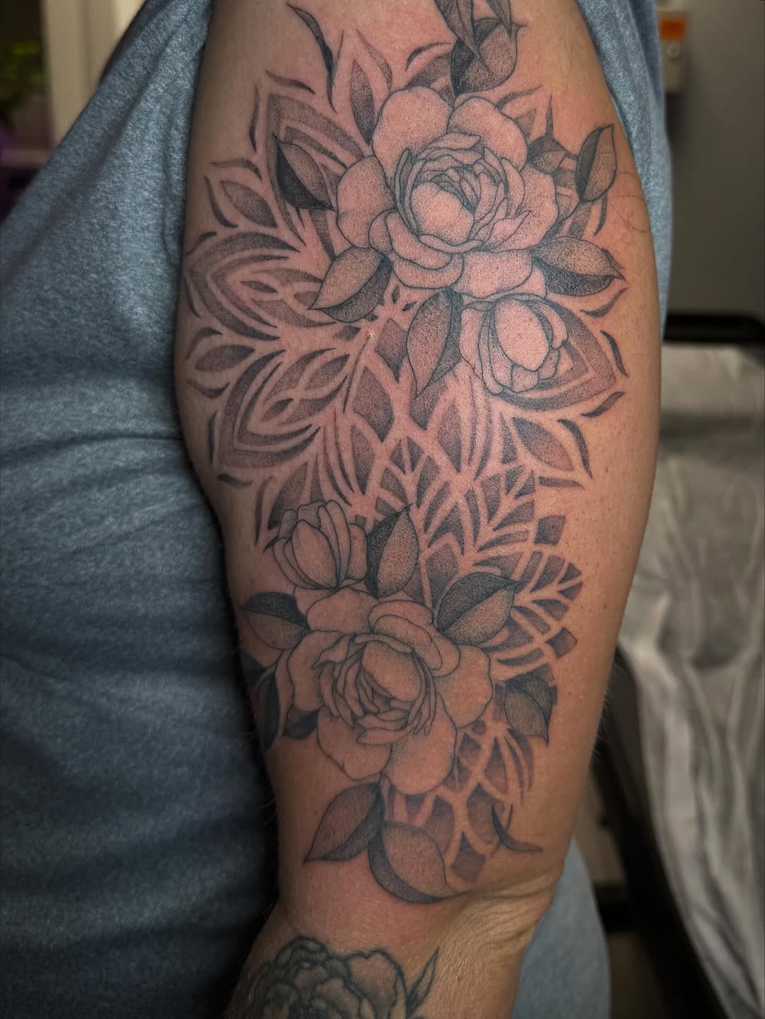 Tattoo by @bethanymorgan_tattoos — black_and_grey, dotwork