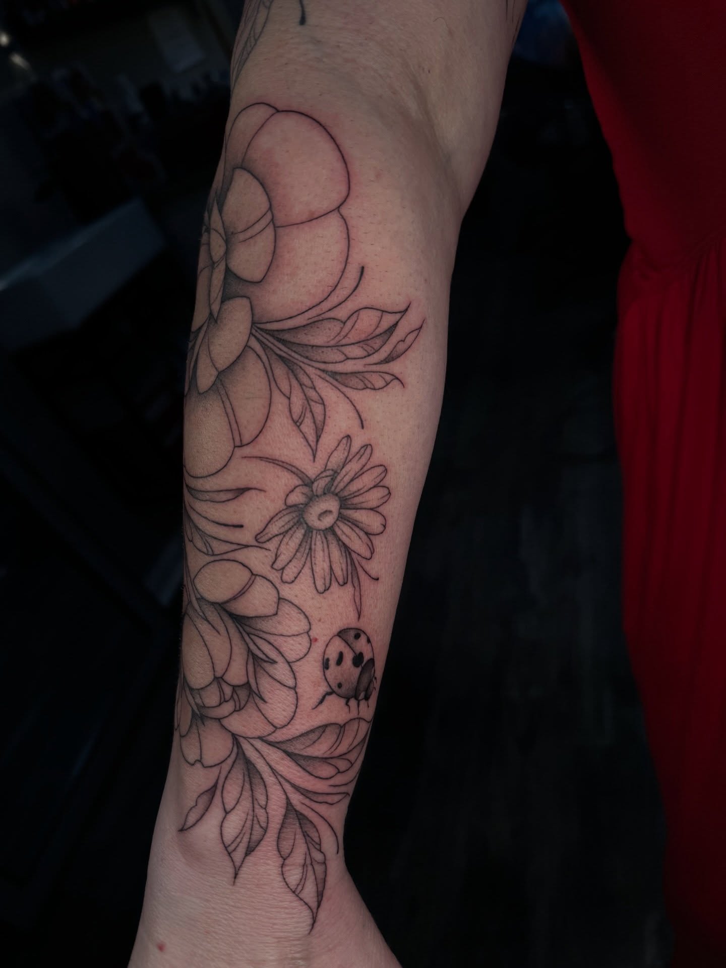 Tattoo by @inkedbyjulia โ fine_line