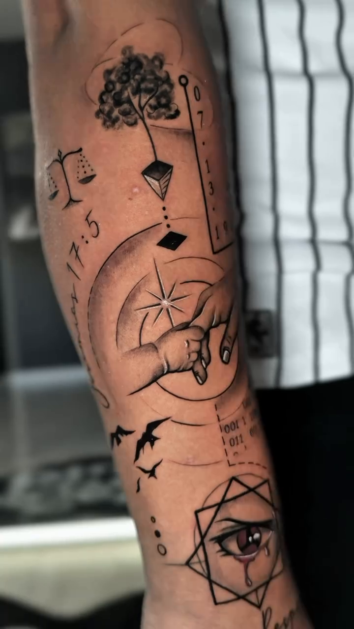 Tattoo by @melii.tatt — geometric, black_and_grey
