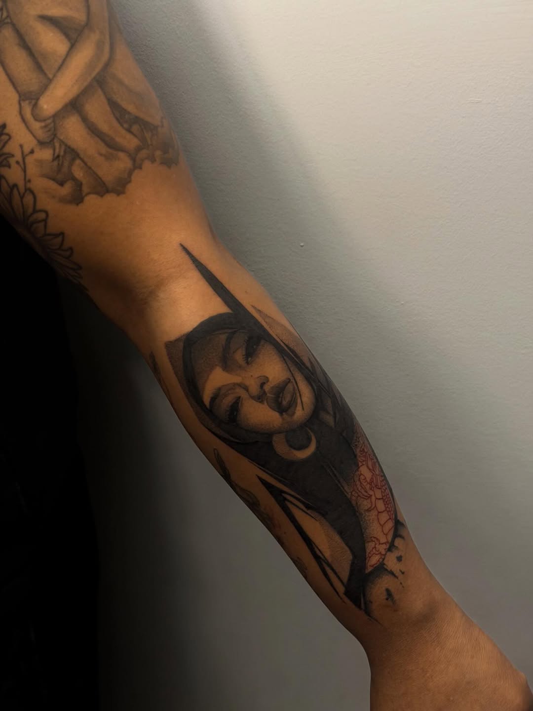 Tattoo by @kbtattz — black_and_grey, illustrative