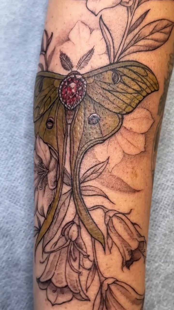 Tattoo by @tattoos.by.ping — illustrative, dotwork