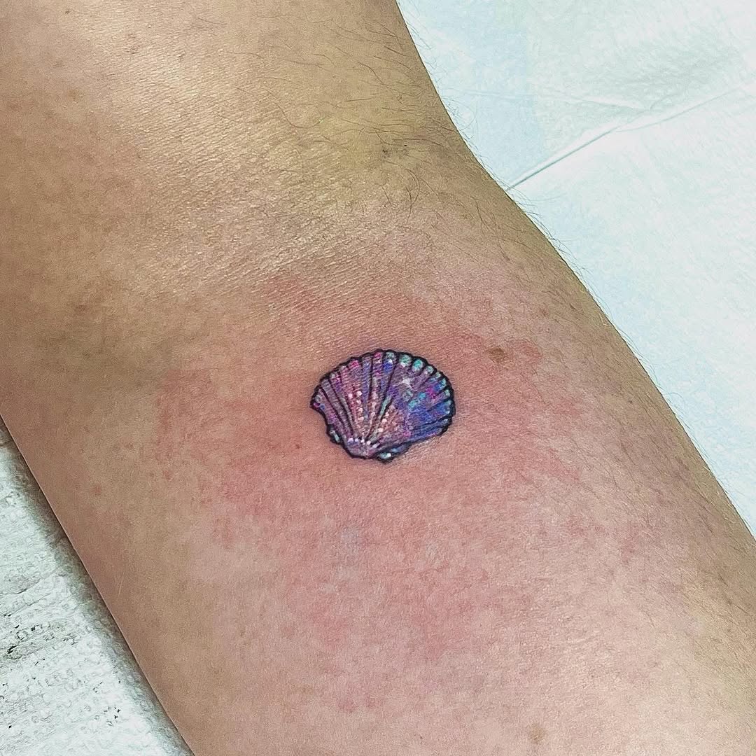 Tattoo by @bambee.tattoos — fine_line, watercolor