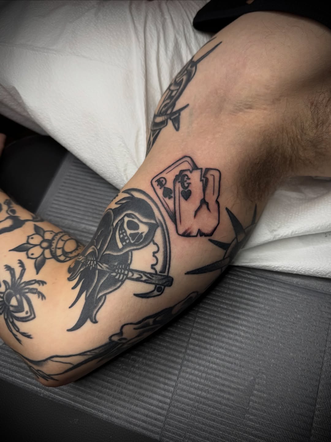 Tattoo by @blvck.trad — american_traditional