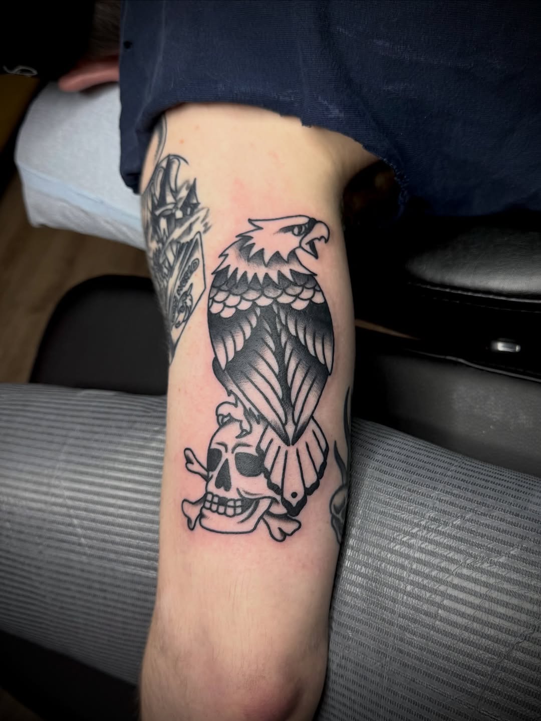 Tattoo by @blvck.trad — american_traditional