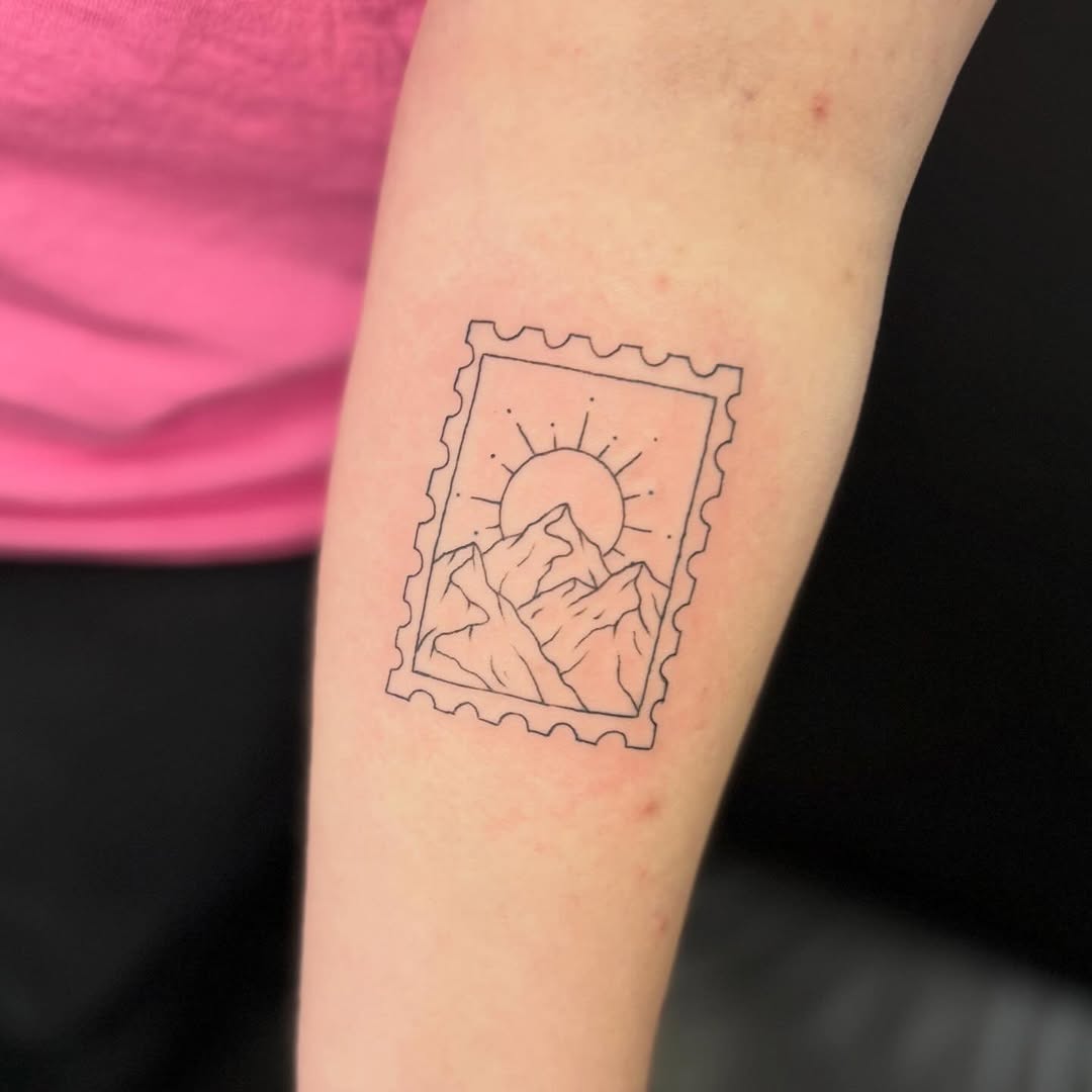 Tattoo by @felicitytattoos — fine_line
