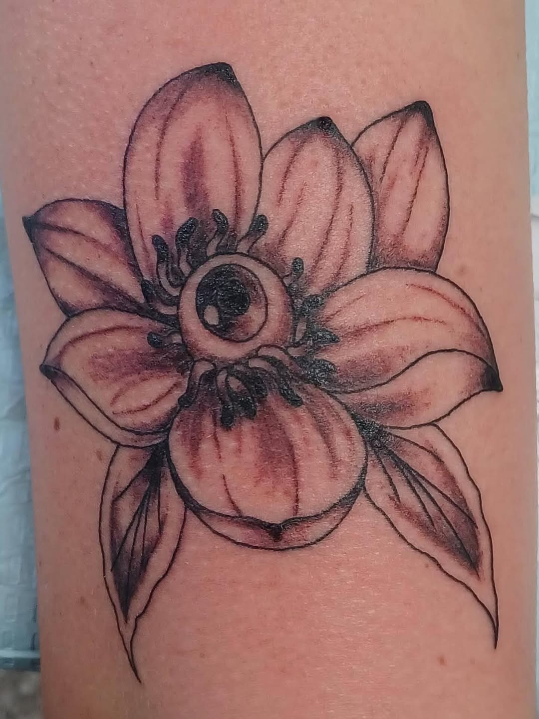 Tattoo by @stabinks — black_and_grey