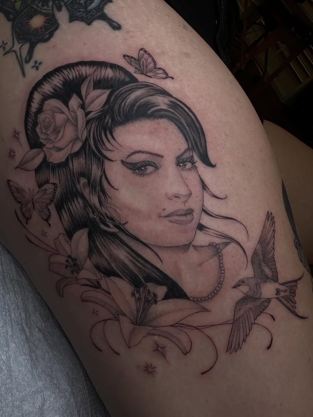 Tattoo by @mela.tattooer — black_and_grey