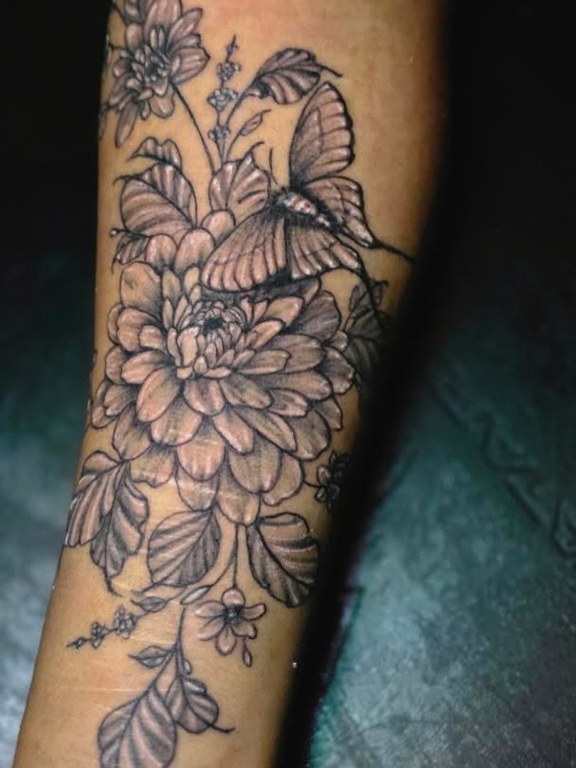 Tattoo by @veroinks — black_and_grey, realism