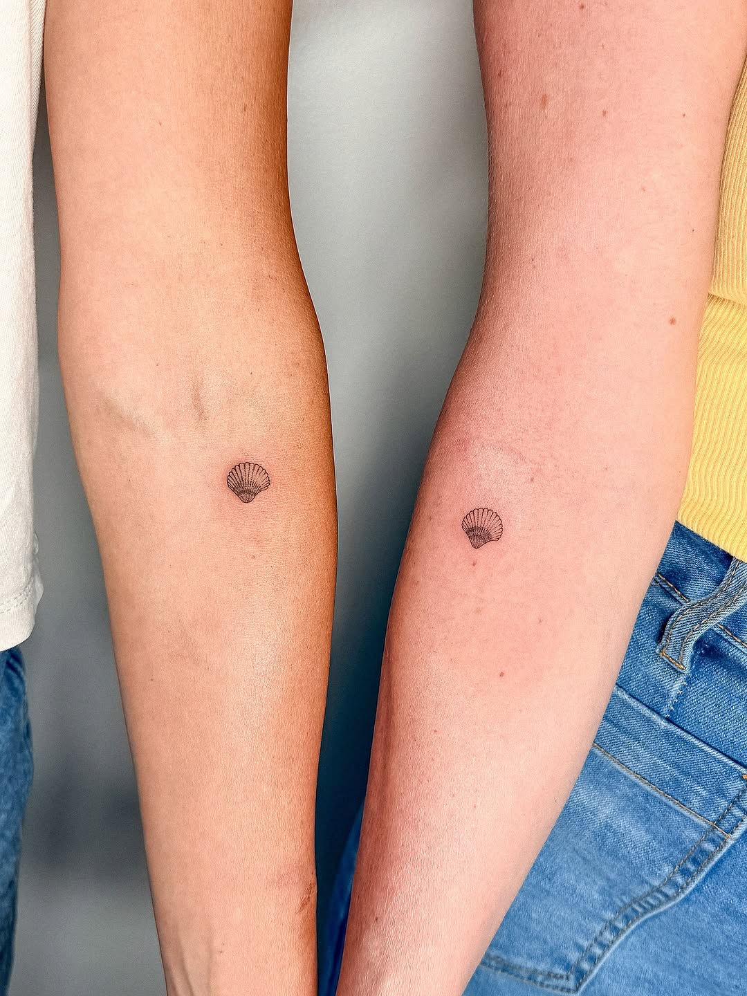 Tattoo by @rachelle.inks โ fine_line, minimalist