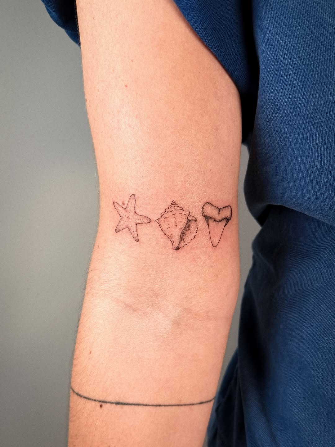 Tattoo by @rachelle.inks โ fine_line, illustrative