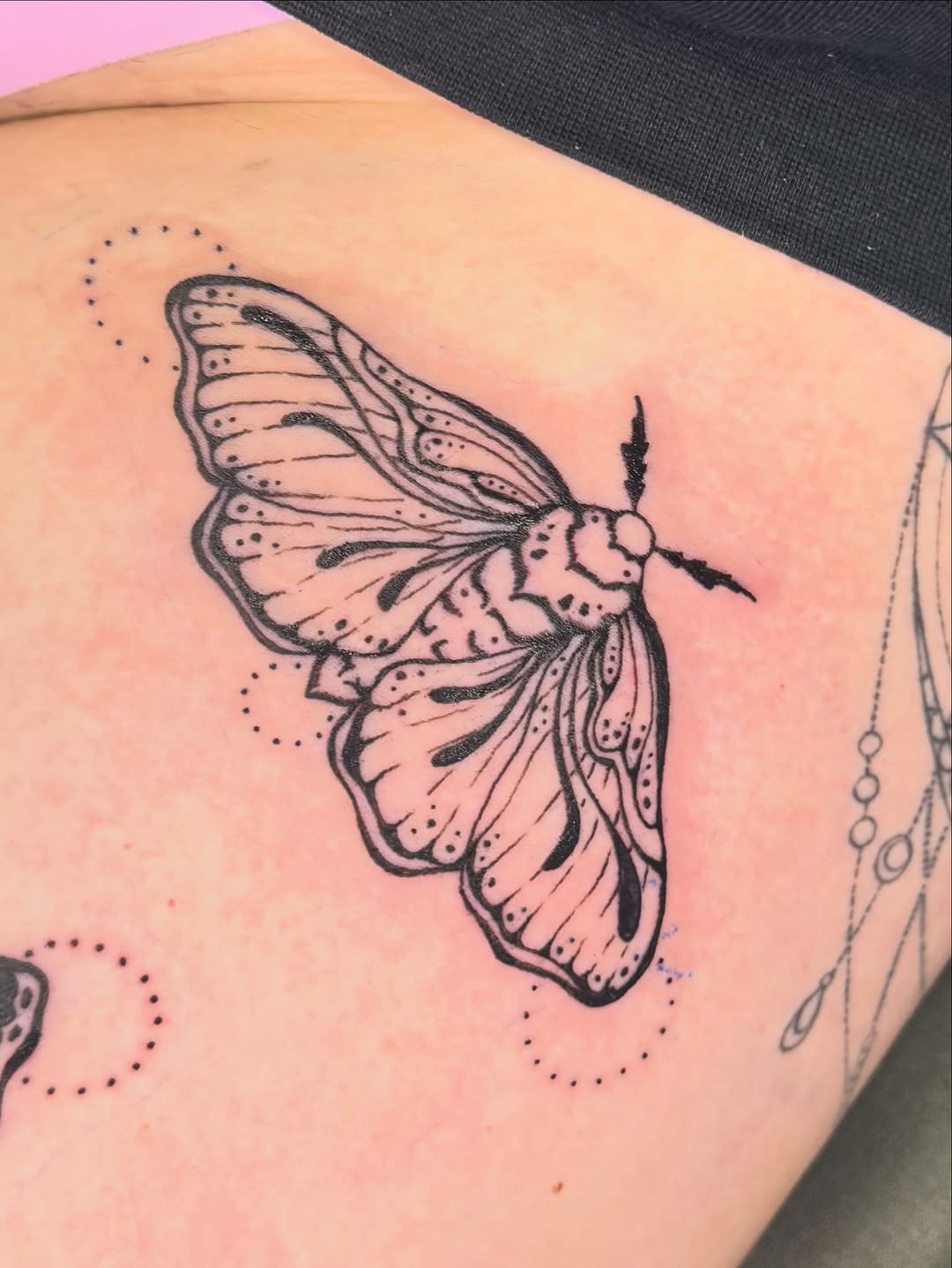 Tattoo by @t.wisted_and_sketchy β fine_line