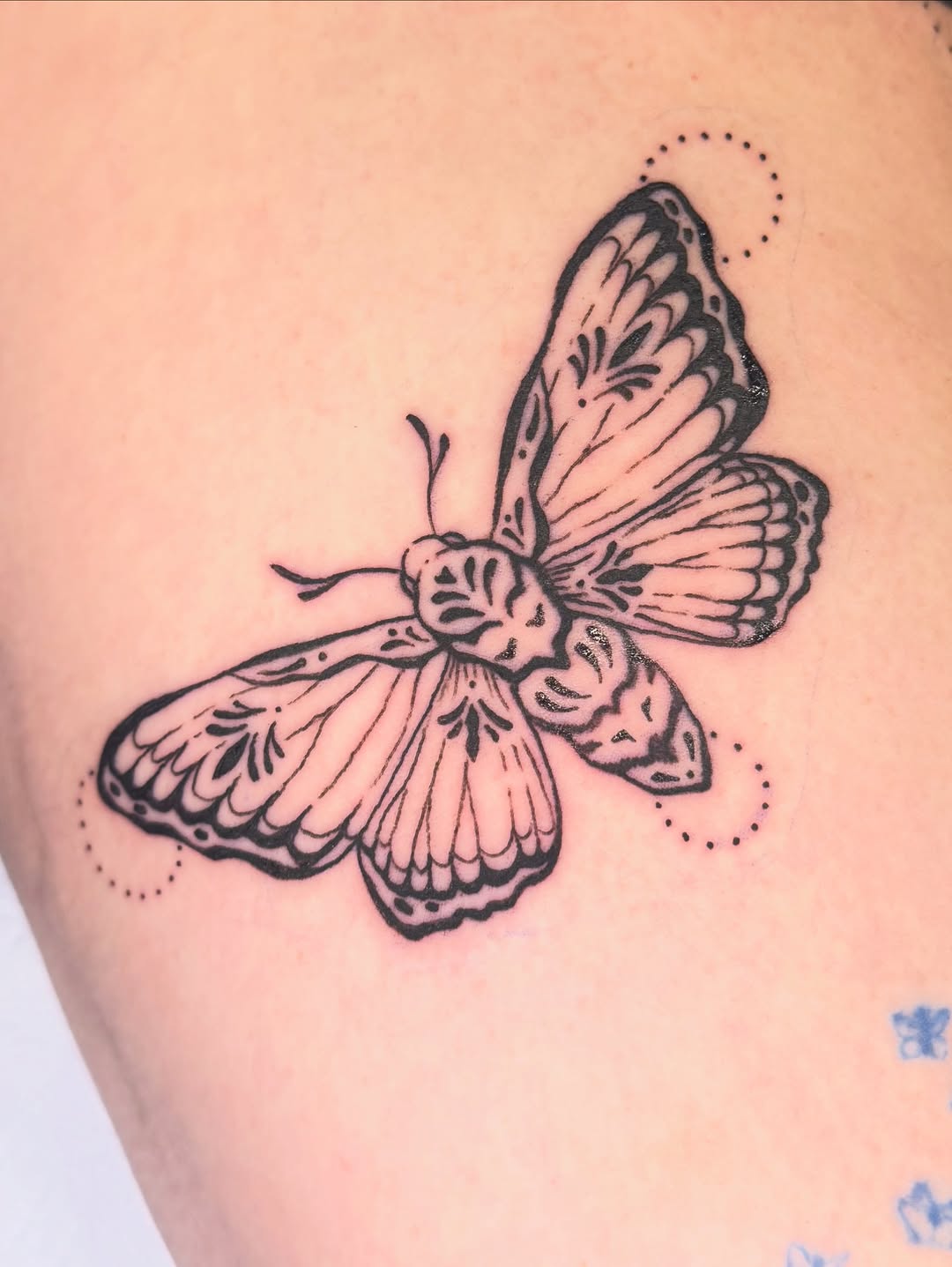 Tattoo by @t.wisted_and_sketchy β dotwork