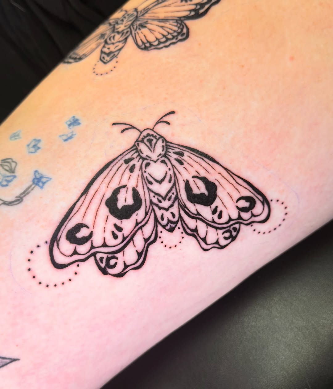 Tattoo by @t.wisted_and_sketchy β blackwork