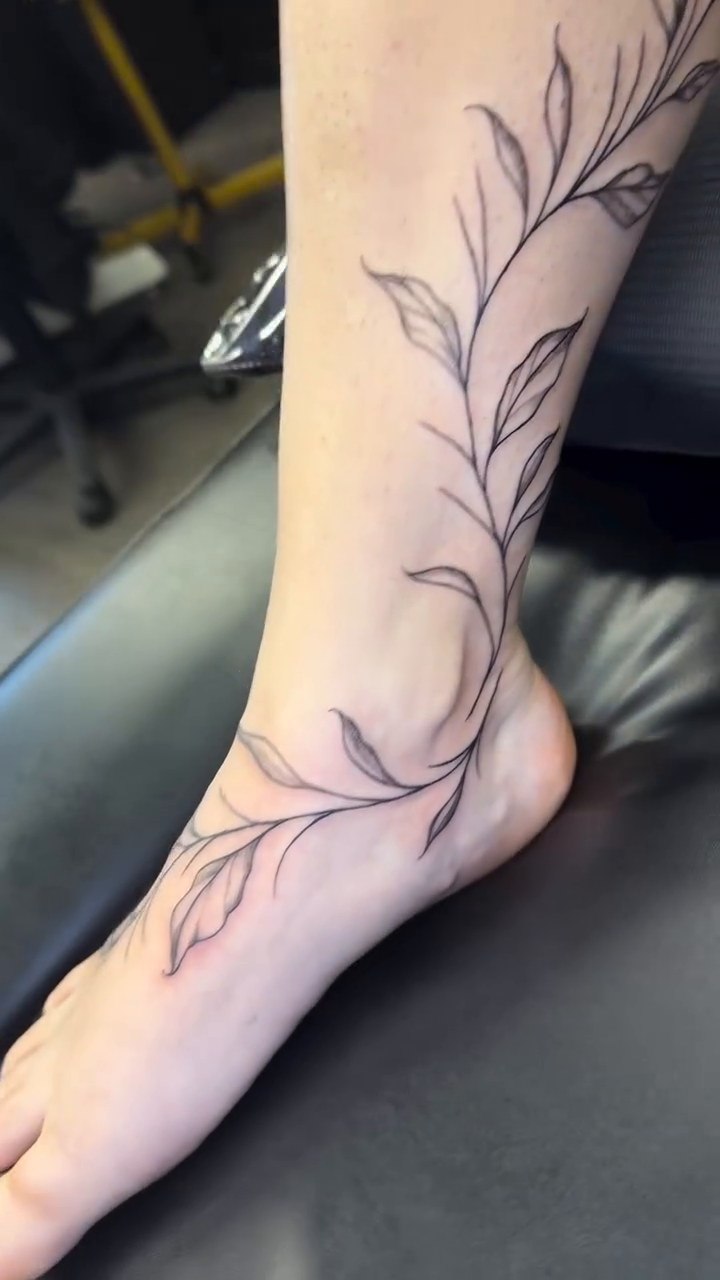 Tattoo by @t.wisted_and_sketchy β fine_line