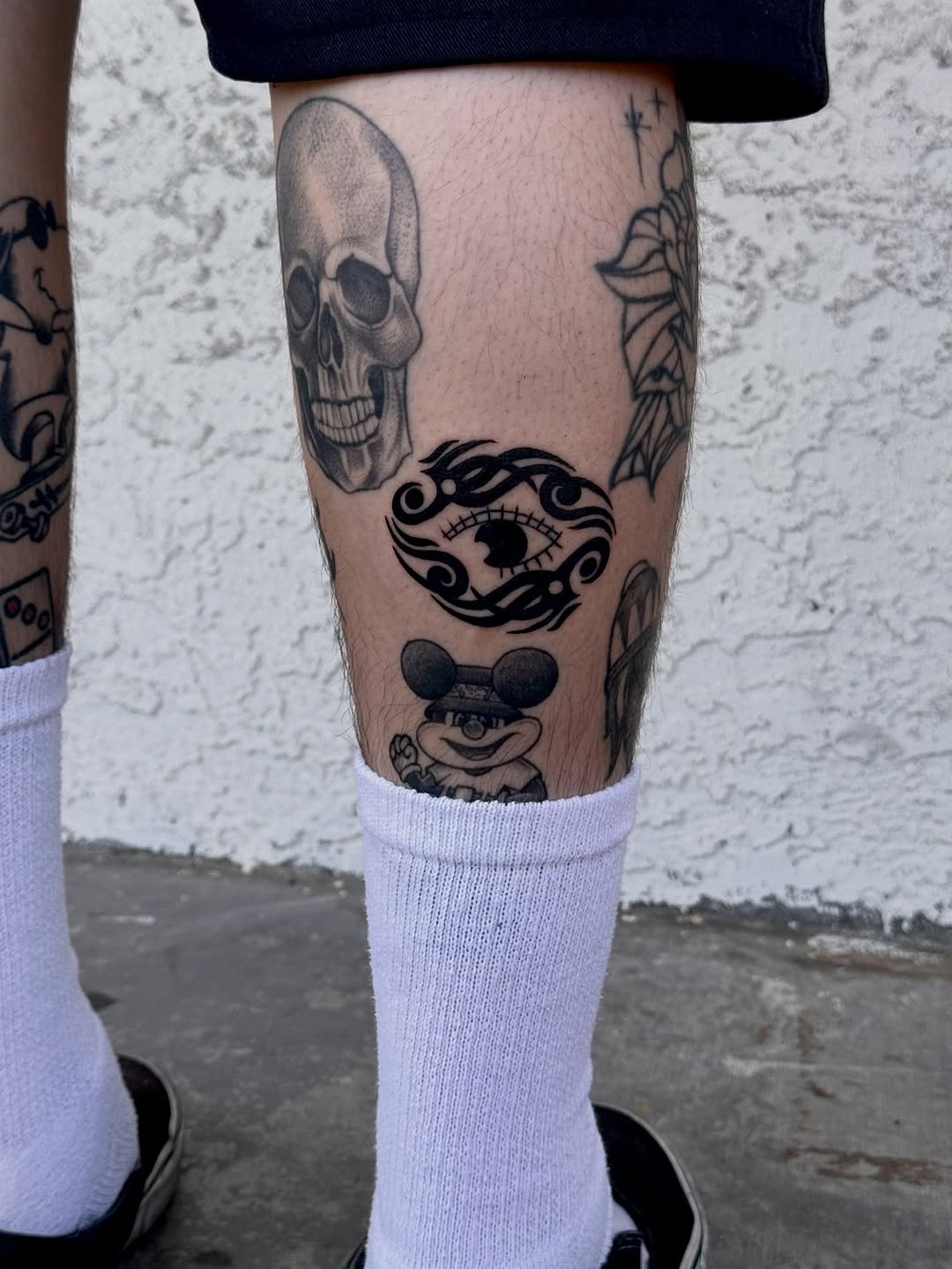 Tattoo by @splitshadetattoo — blackwork