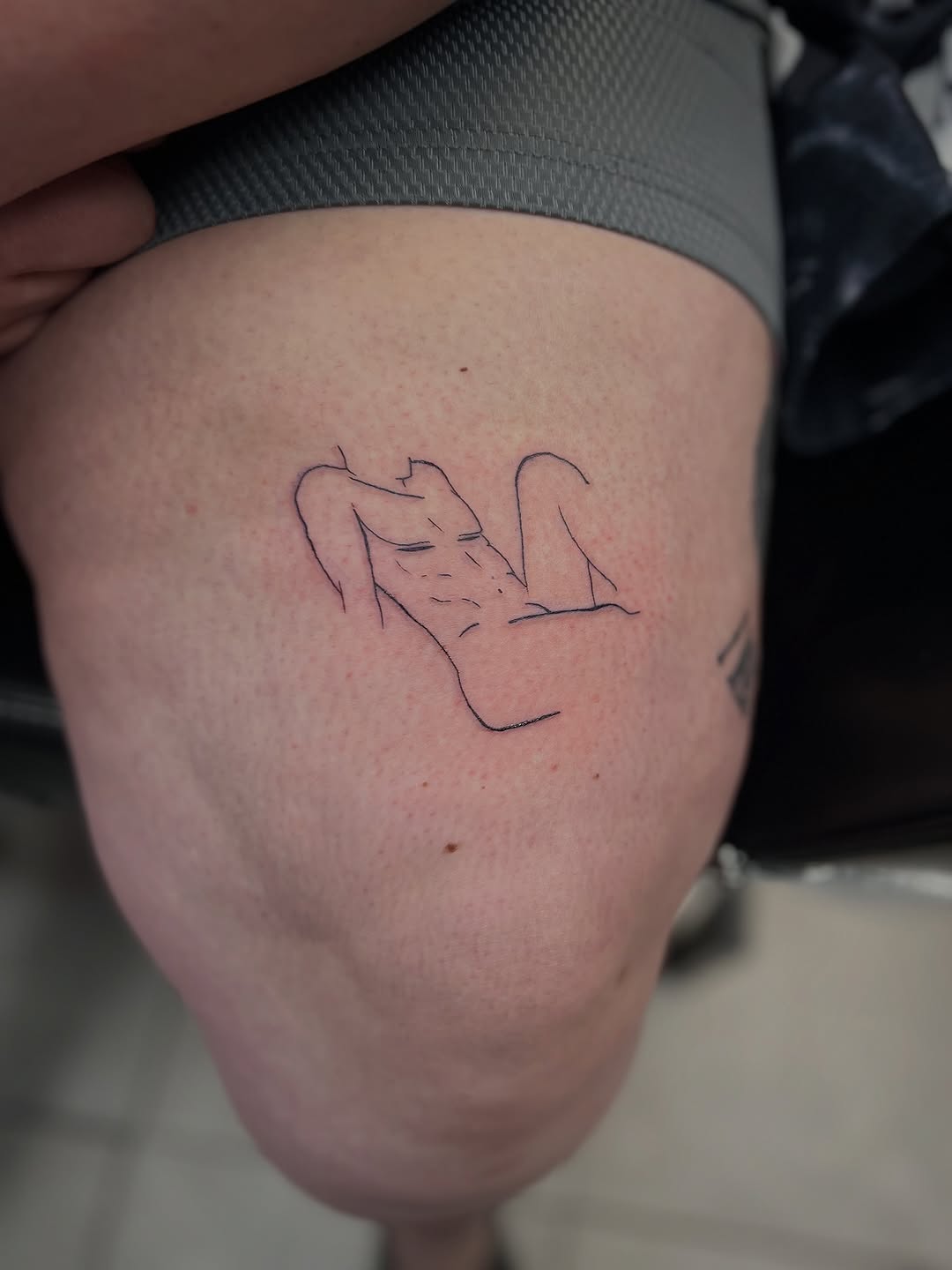 Tattoo by @honeyssweettattoos β fine_line