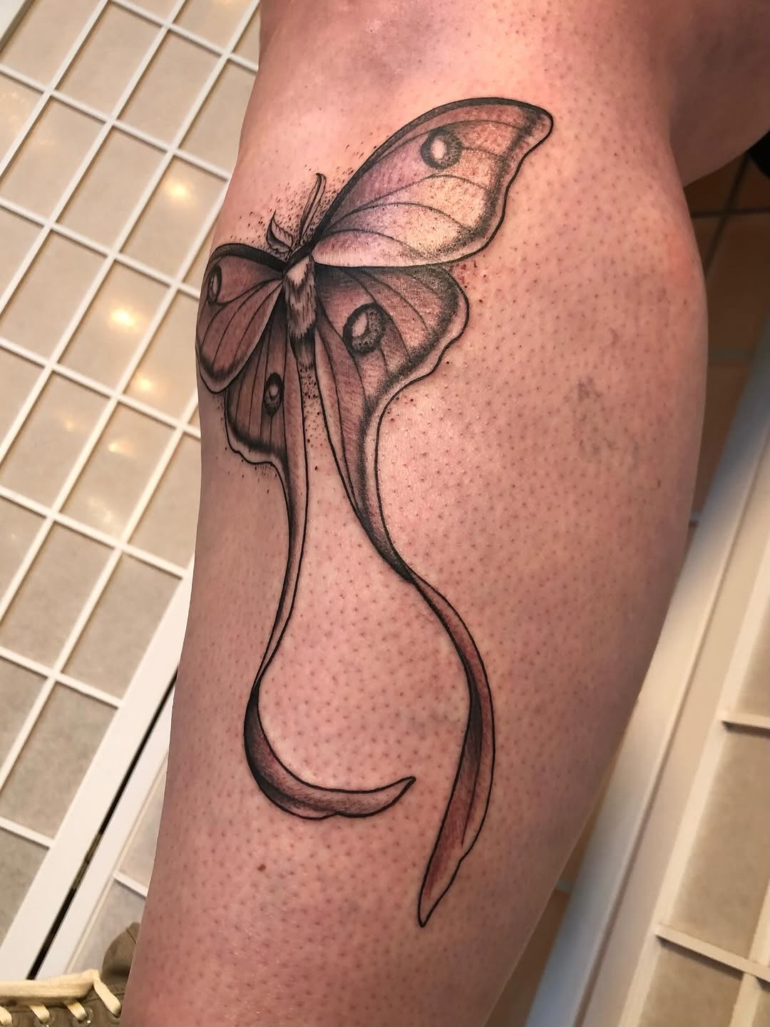 Tattoo by @leahleinani.tattoos — black_and_grey