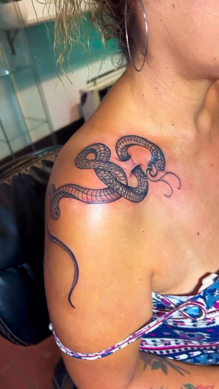 Tattoo by @felix562_ — black_and_grey