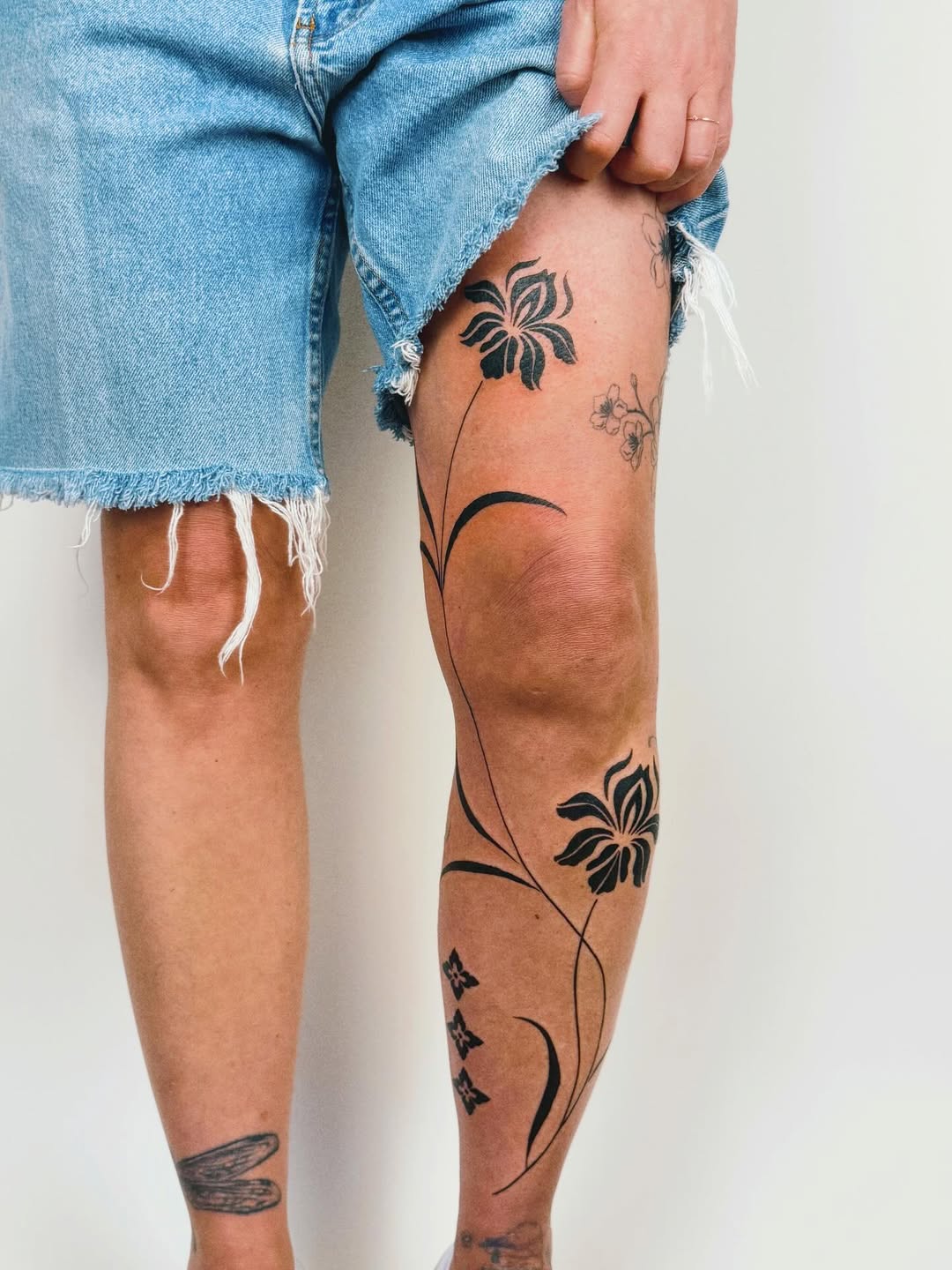Tattoo by @billiestclairtattoos β blackwork