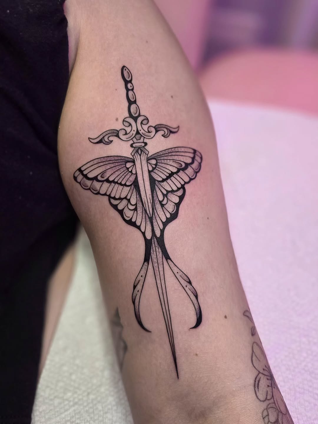 Tattoo by @kirstielewtattoo β fine_line
