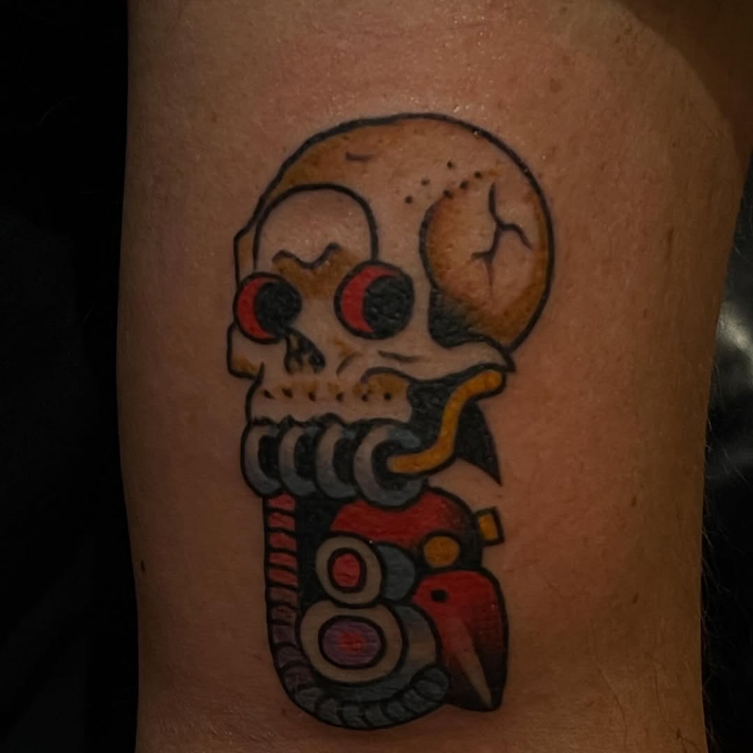 Tattoo by @wonkytiger β american_traditional, illustrative