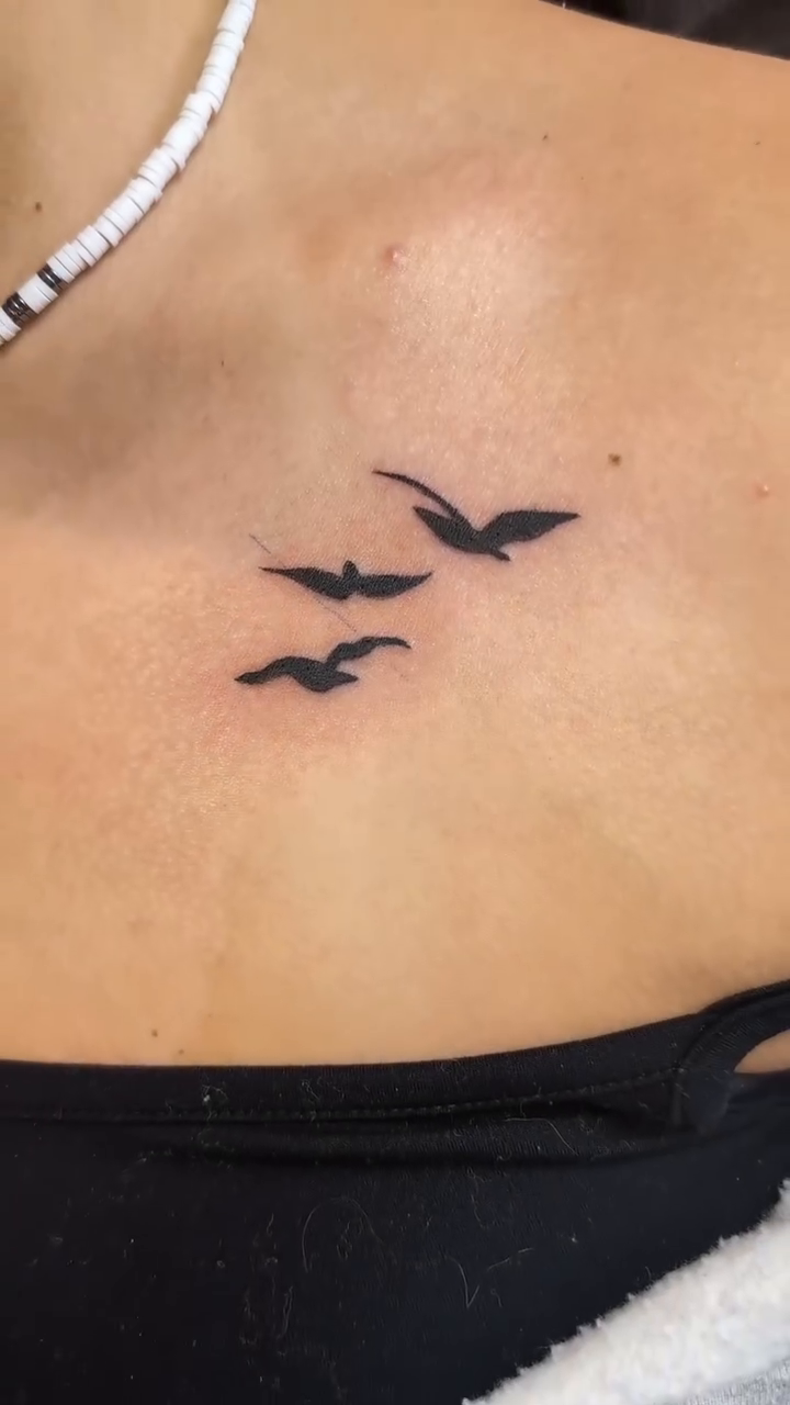 Tattoo by @rhitattoos โ fine_line, minimalist