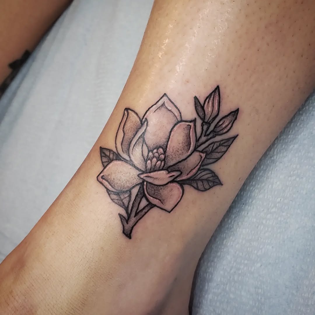 Tattoo by @chainveil.tattoo — illustrative, black_and_grey