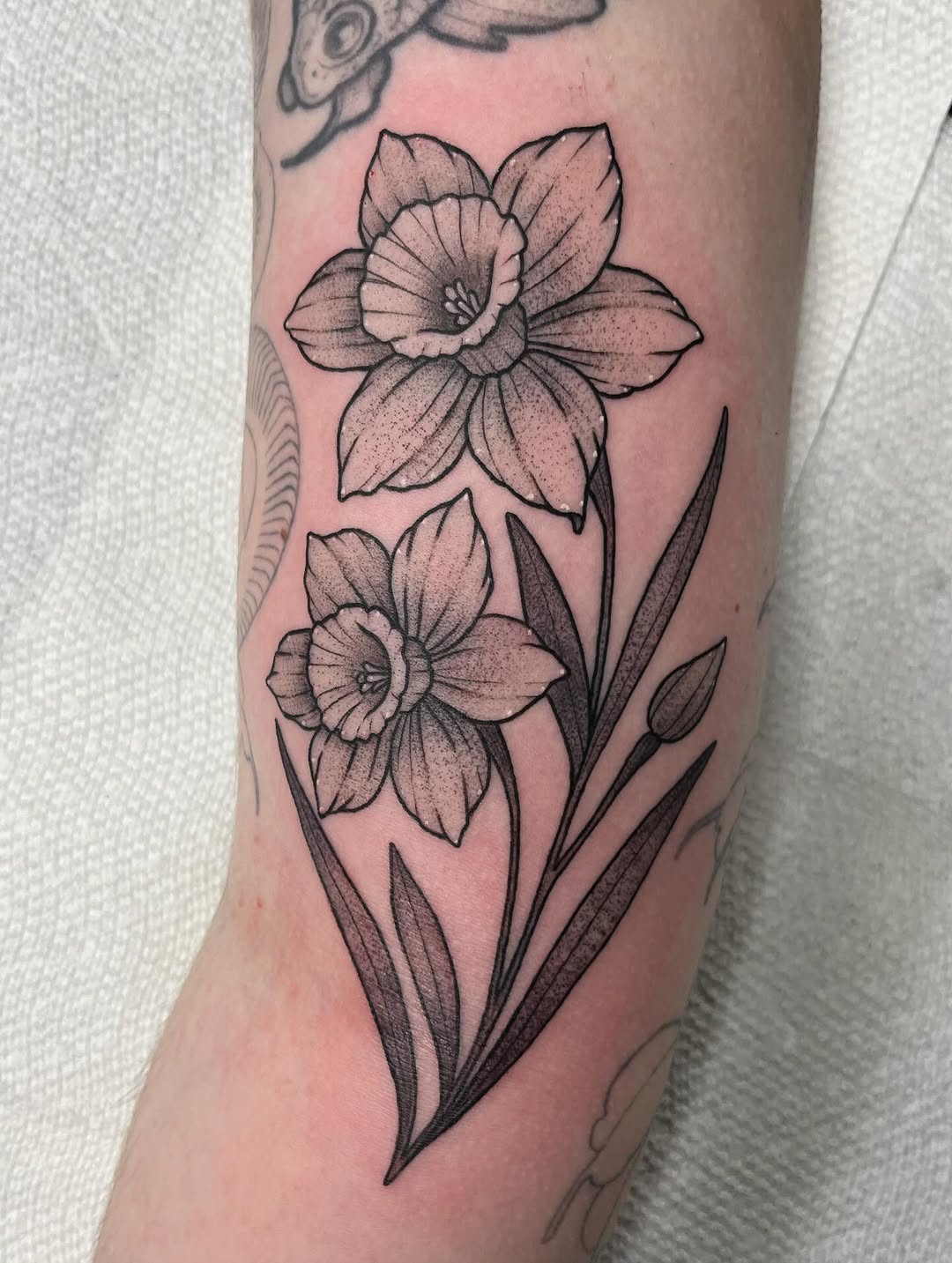 Tattoo by @the.ink.vvitch — black_and_grey, fine_line