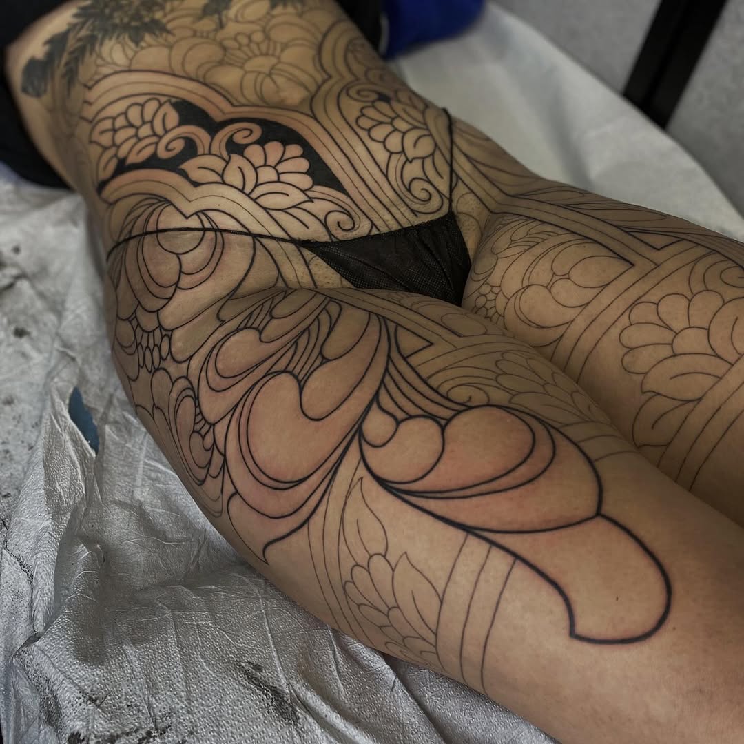 Tattoo by @veronicamussertattoo — ornamental, blackwork