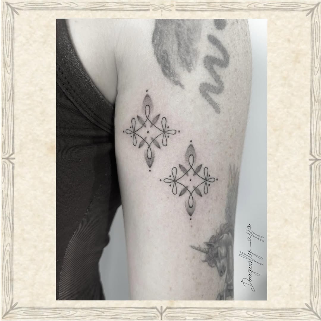 Tattoo by @dragonfly_ajja — fine_line, dotwork