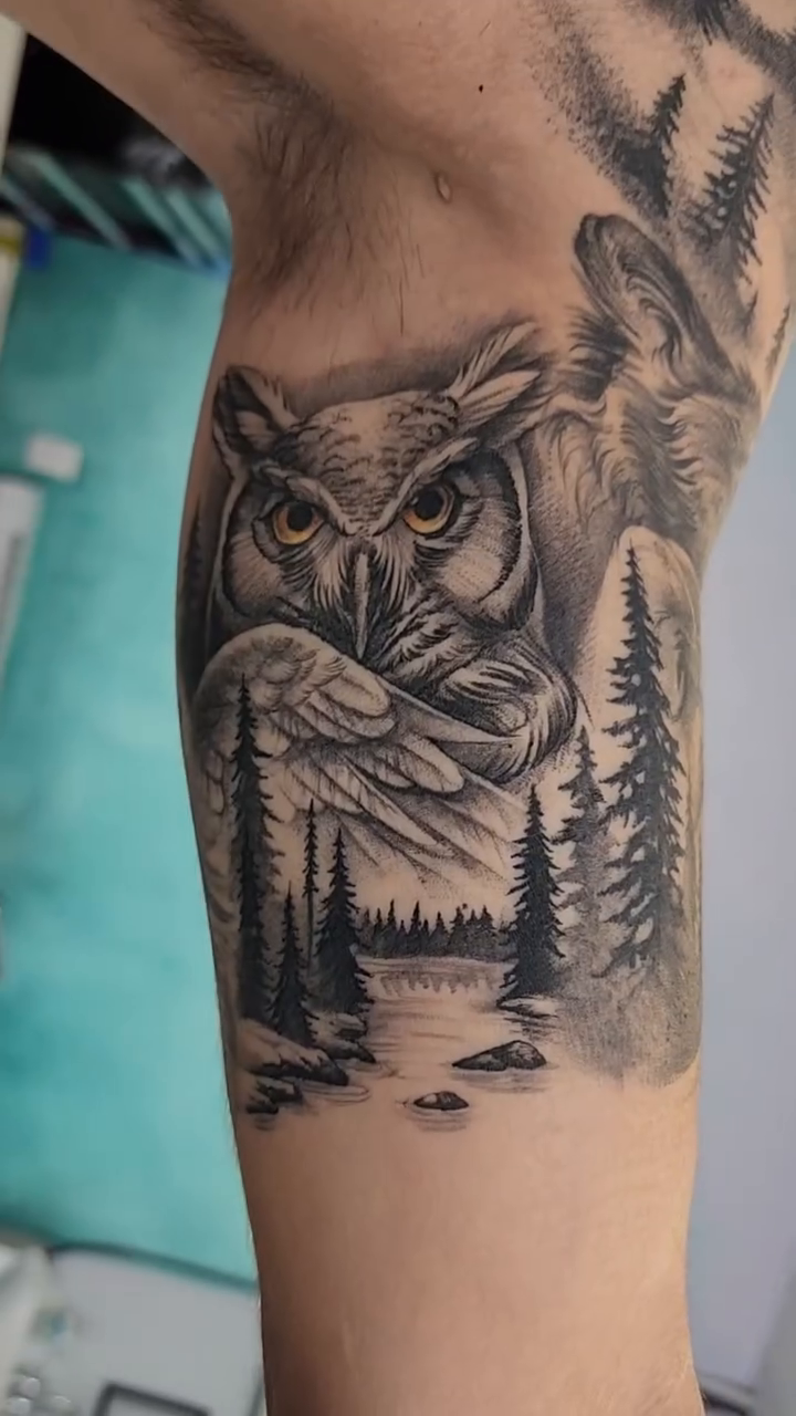 Tattoo by @_robynjade — black_and_grey, realism