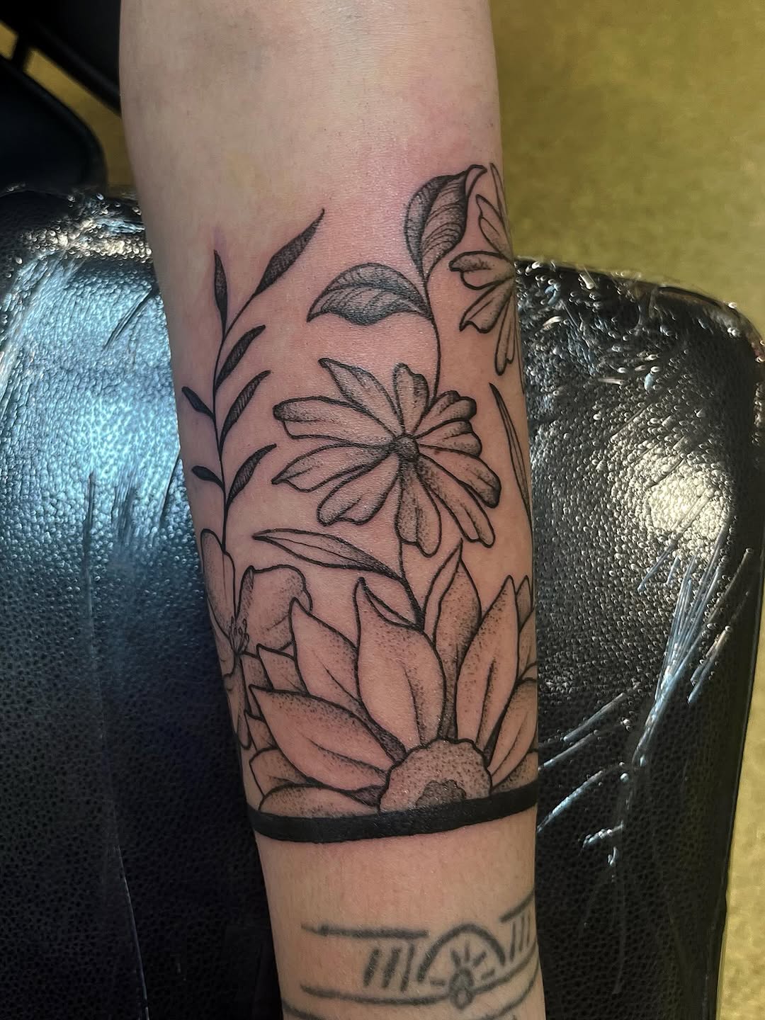 Tattoo by @mewekes β dotwork