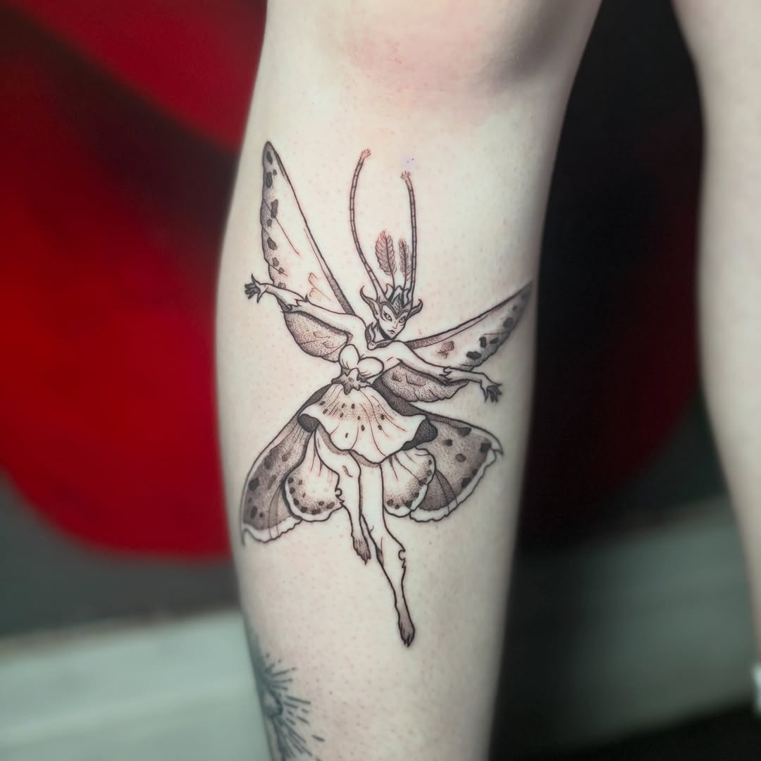 Tattoo by @5am.x.tattoos — illustrative, dotwork