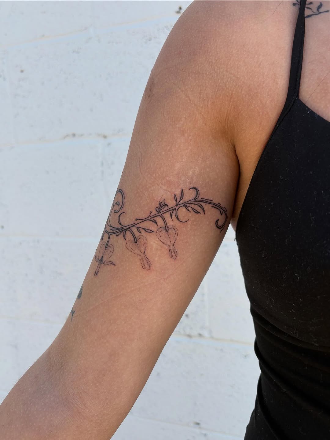 Tattoo by @apricot.pokes β fine_line