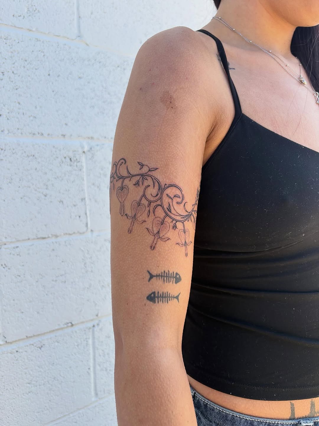 Tattoo by @apricot.pokes β fine_line, minimalist
