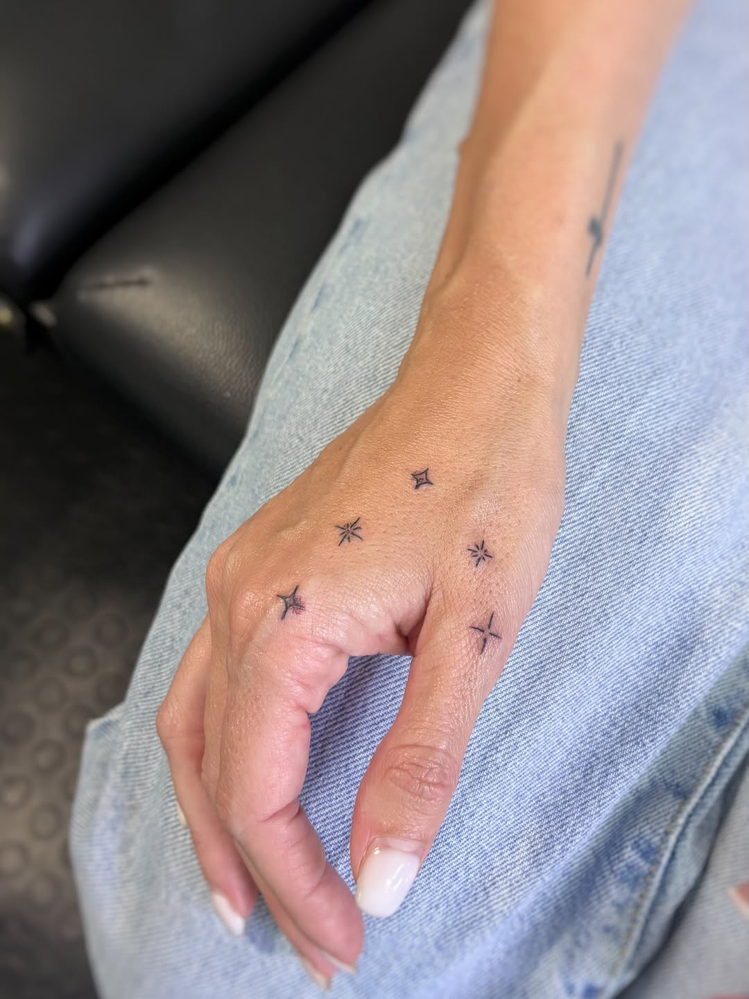 Tattoo by @artbyaimeedaniels — fine_line, minimalist