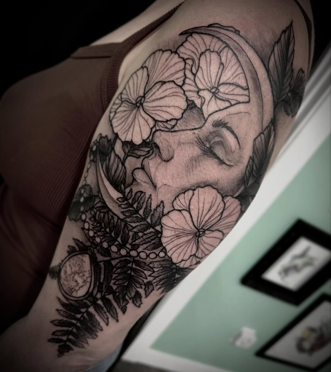 Tattoo by @alecbauertattoo — black_and_grey