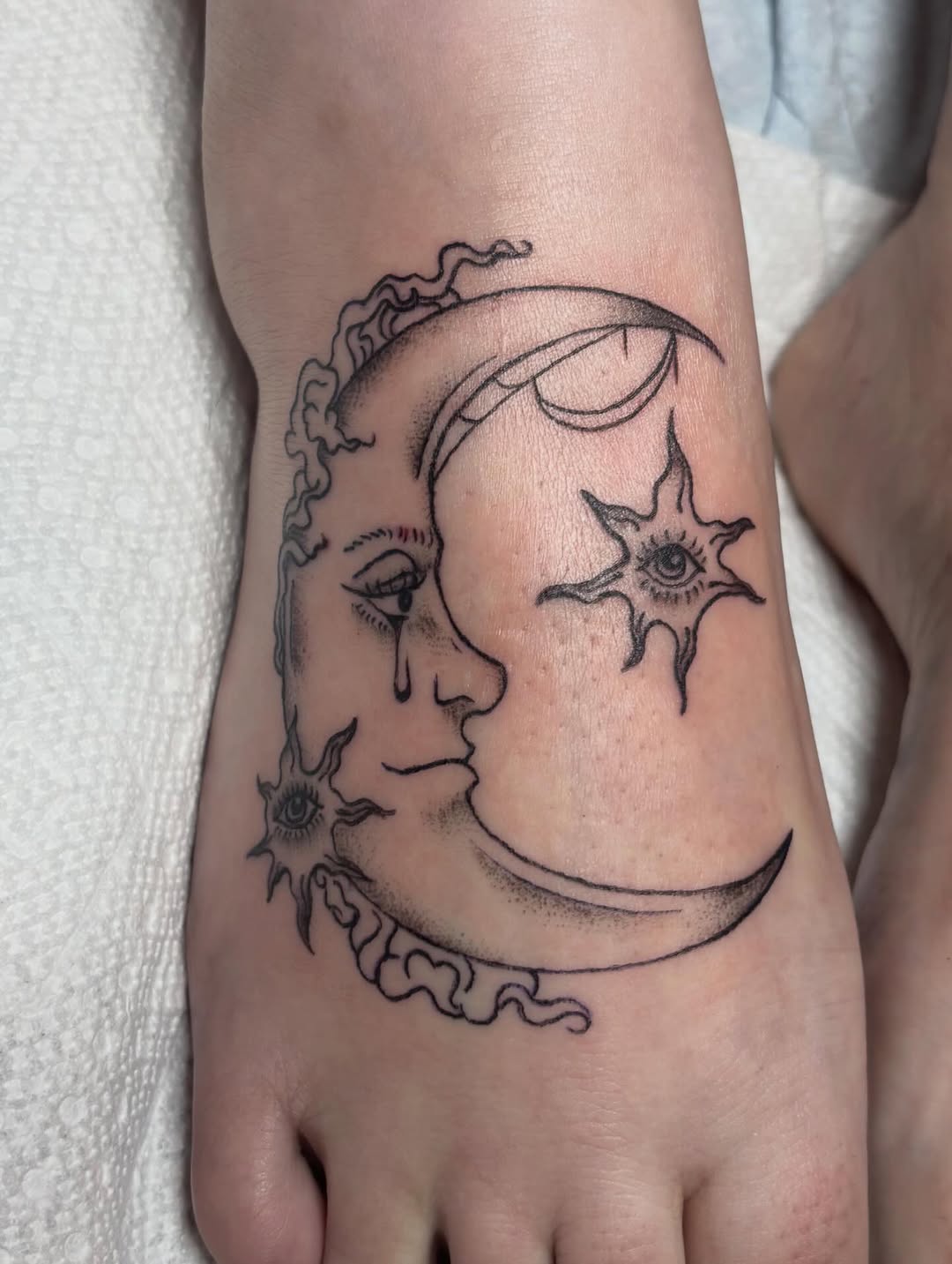 Tattoo by @tatsbybaby — fine_line, dotwork