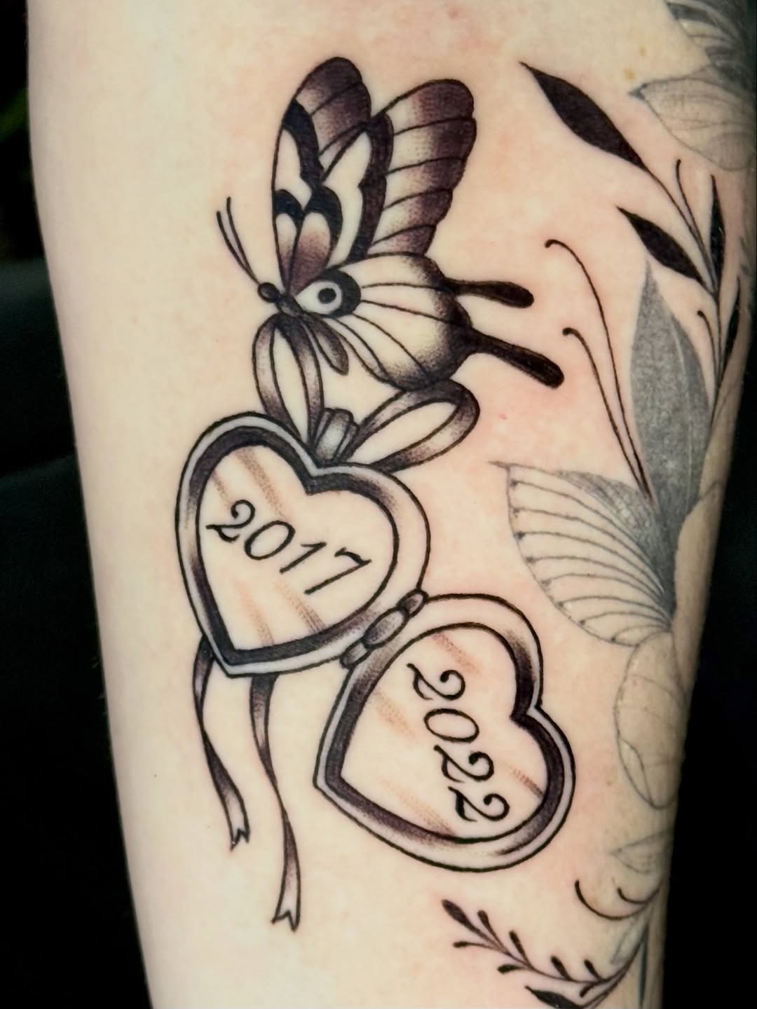 Tattoo by @virginiasamtattoo — black_and_grey, fine_line
