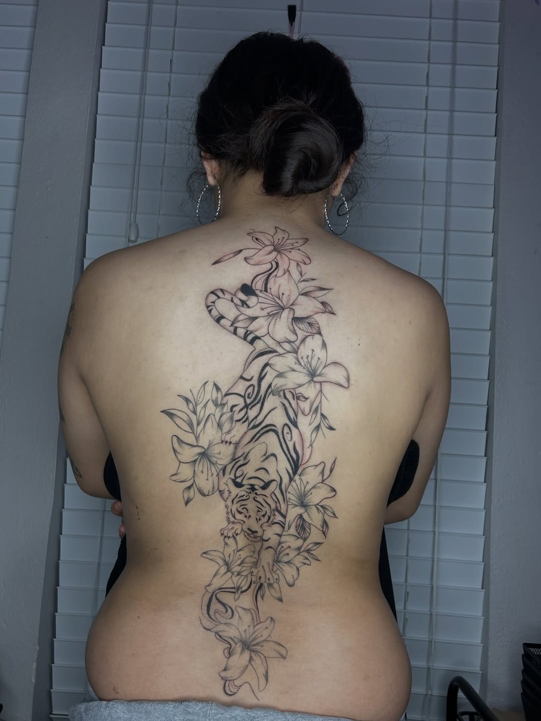 Tattoo by @tattoosbyskyeee โ black_and_grey