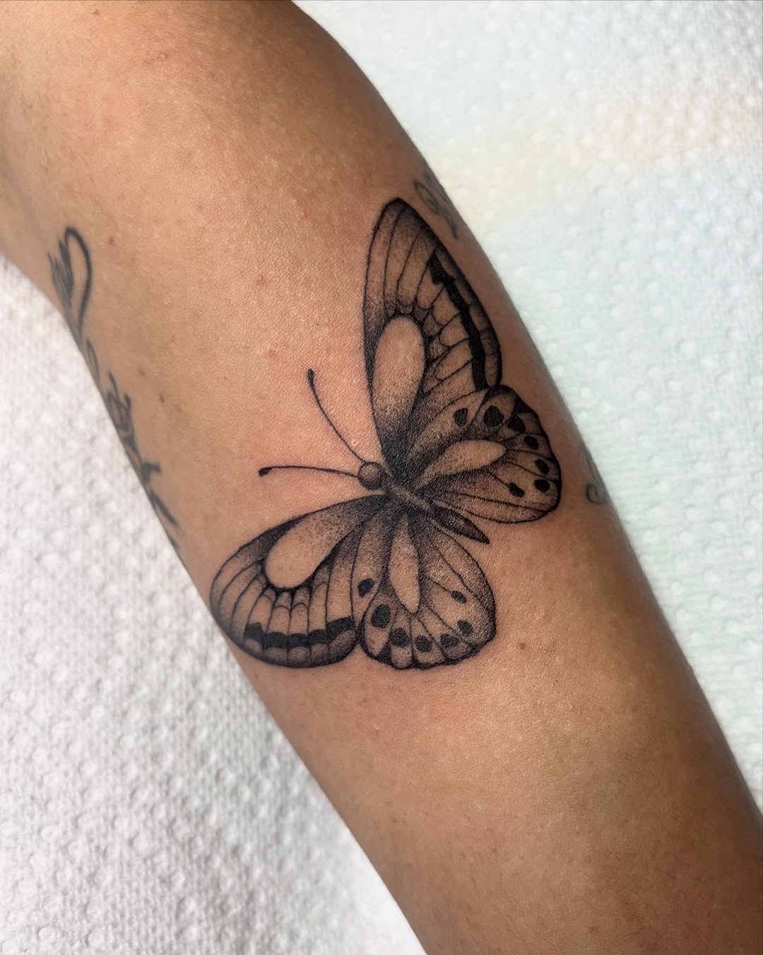 Tattoo by @marihposa — black_and_grey