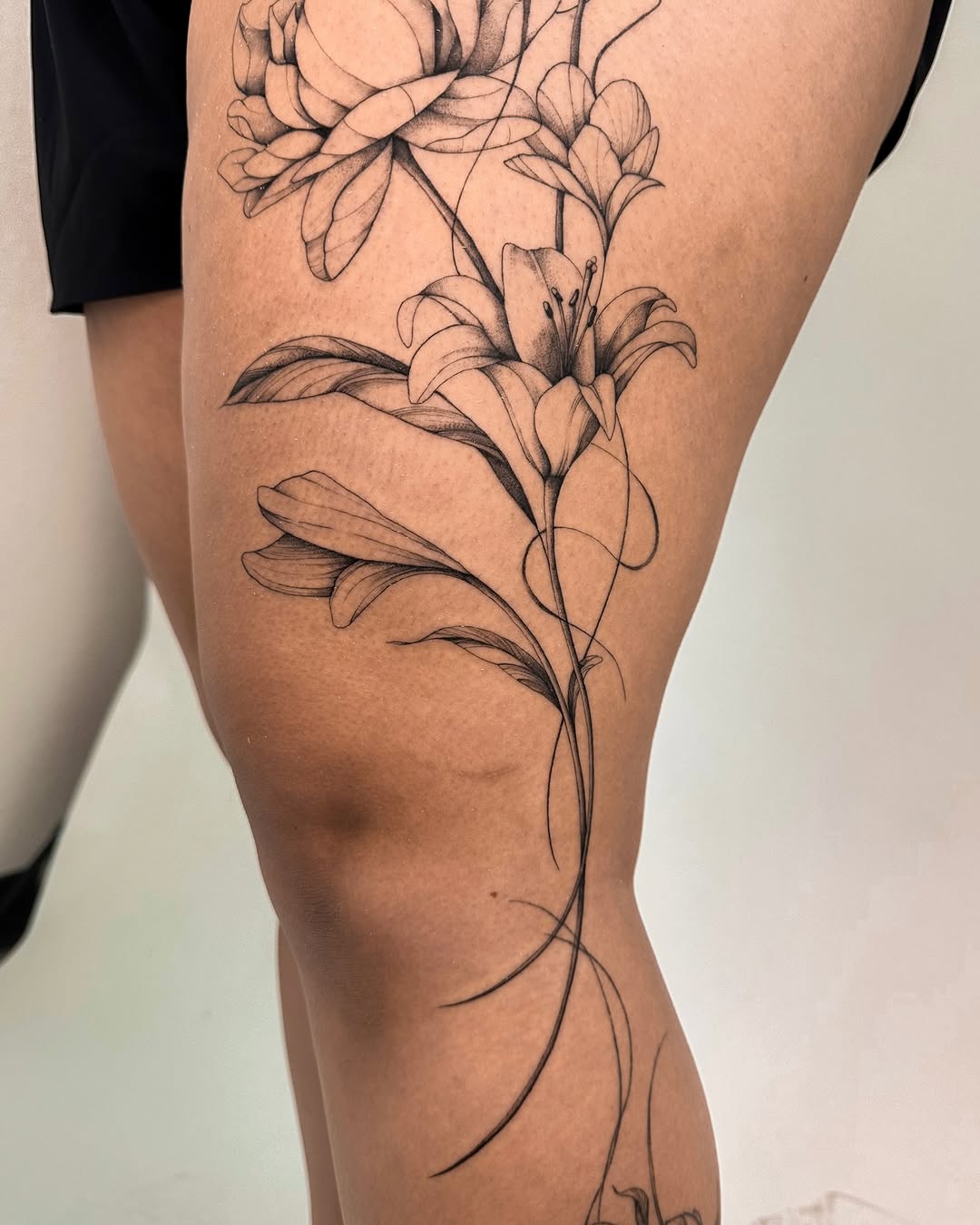 Tattoo by @laurenroseink — fine_line, illustrative
