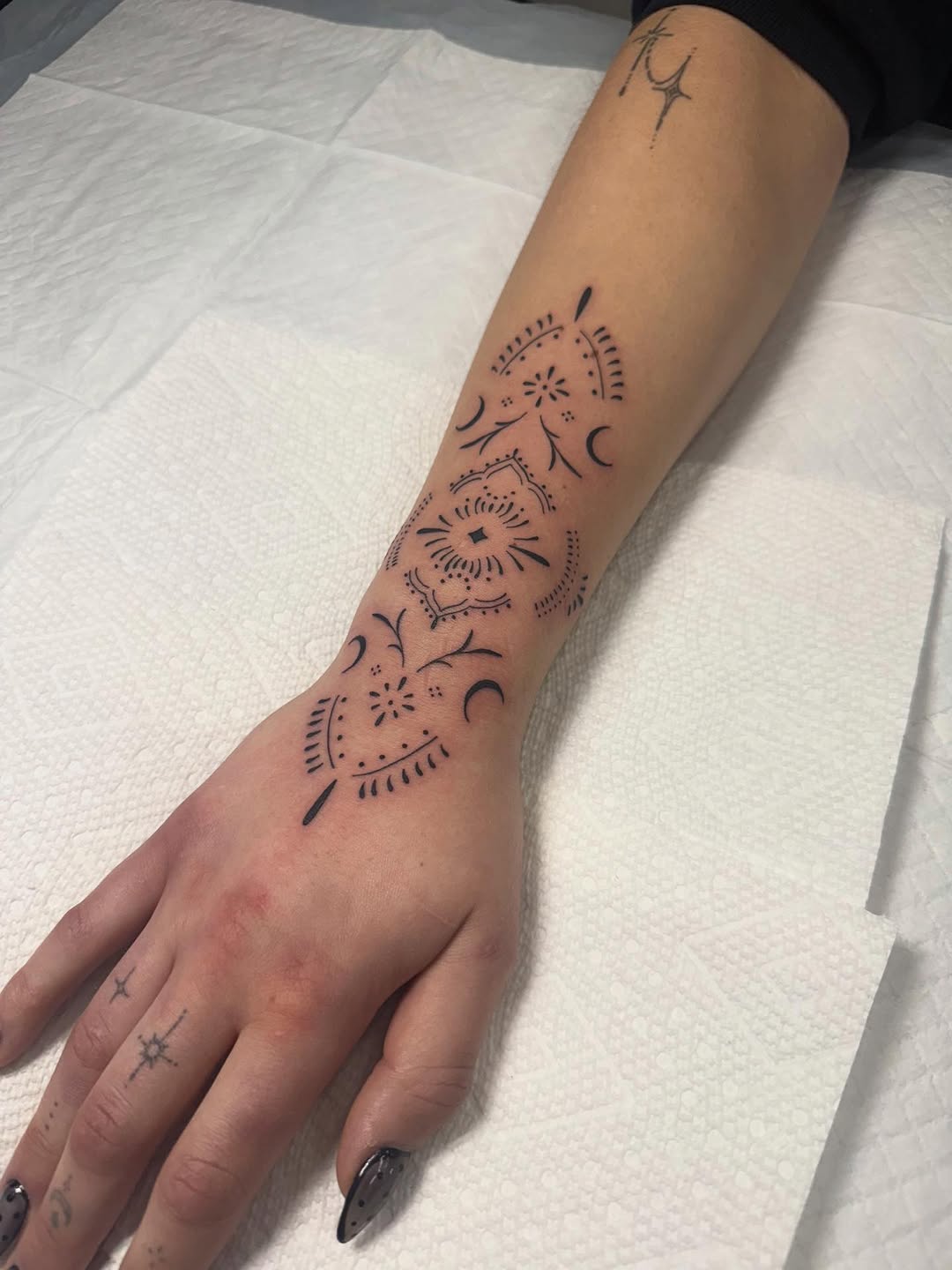 Tattoo by @jojoinkk โ fine_line, dotwork